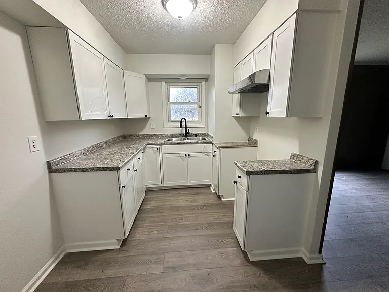 6294 Martinwest Dr — Photo 12