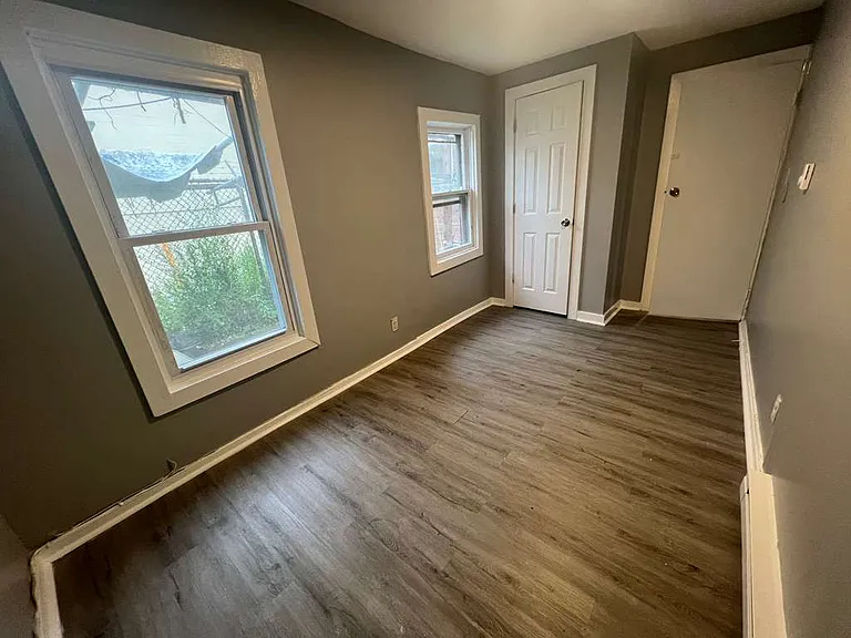93 Spruce St #1R — Photo 8