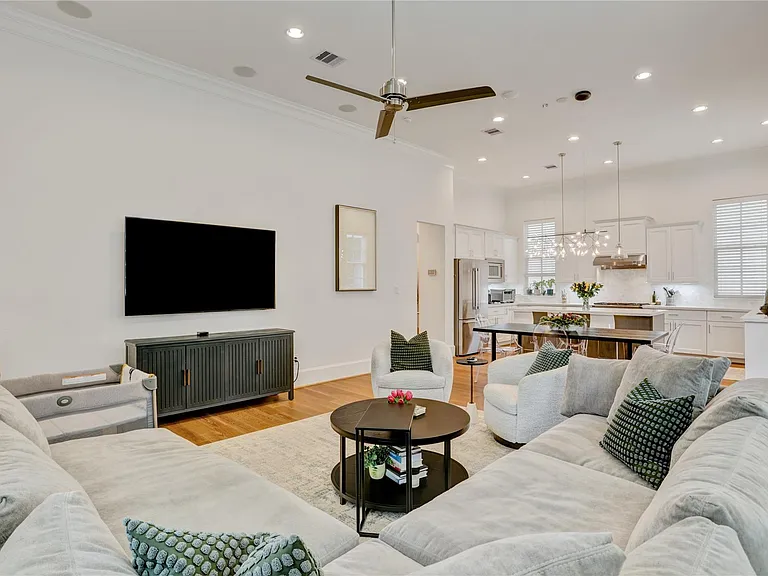 630 Delmar St — Photo 10