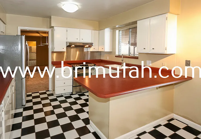 4717 Naniloa Dr — Photo 10