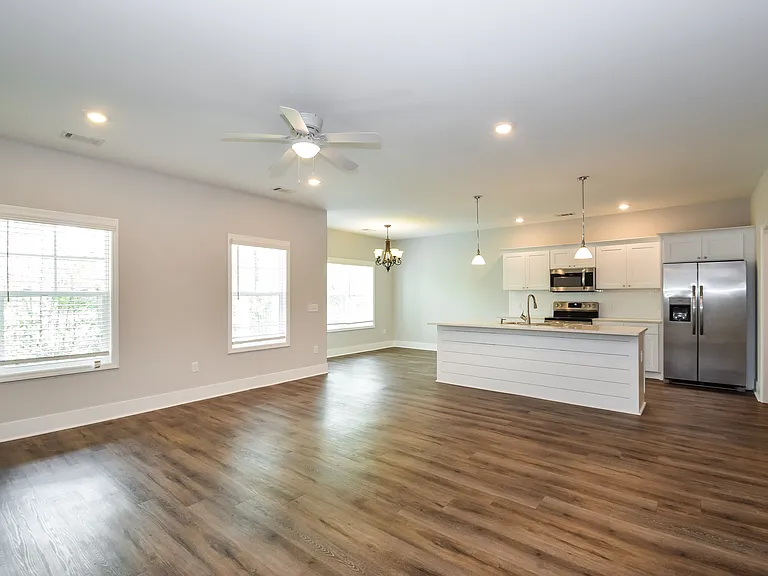 21 Greyfield Dr — Photo 3