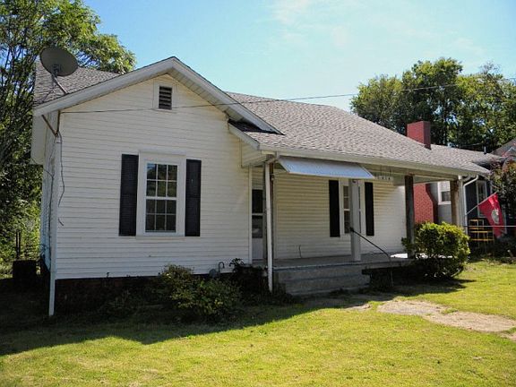 3rd image of 616 Radford Pl
