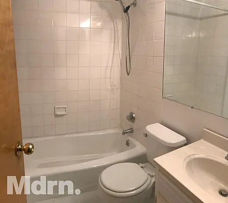 Rented by Mdrn Residential | media 54