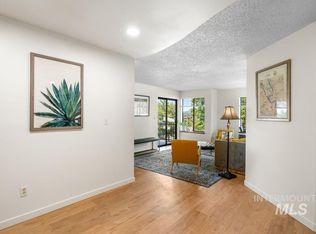 122 N Washington St APT 2D, Moscow, ID 83843