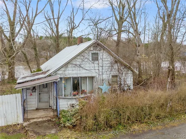 7445 Gordon Rd, Baldwinsville, NY 13027