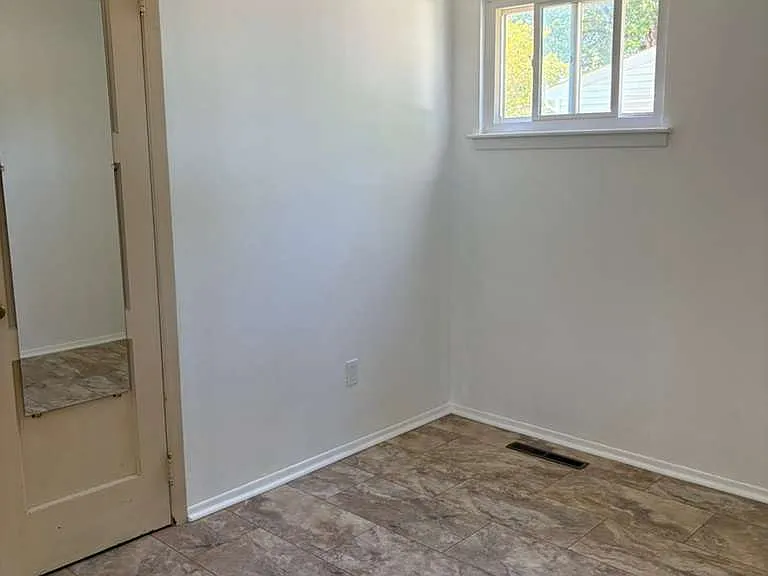 4928 Clover St — Photo 8