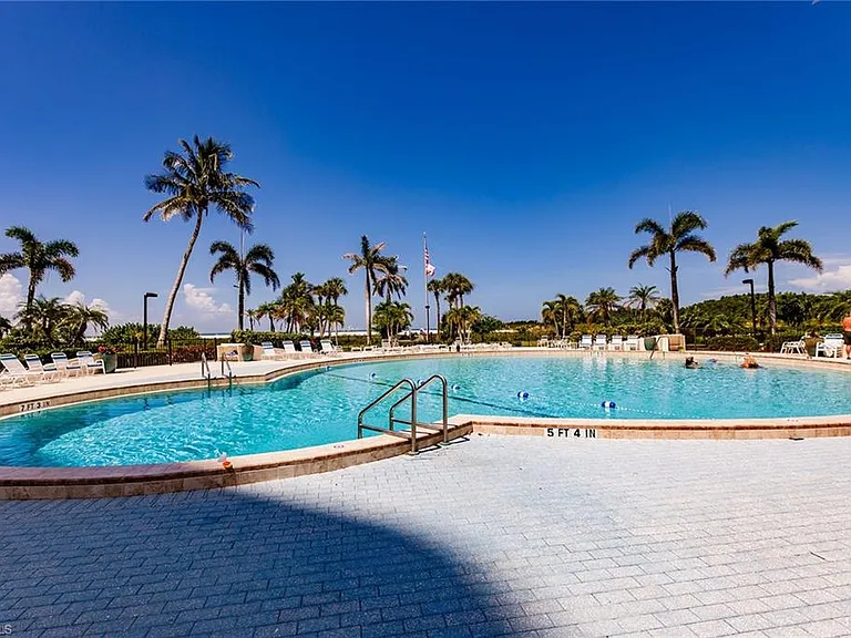 260 Seaview Ct #904 — Photo 33