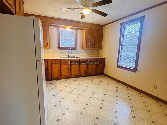 5th image of 2102 13th St Rear 13001002