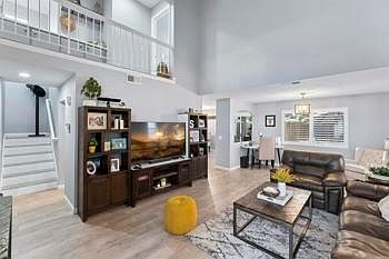 4th image of 1325 La Crescentia Dr