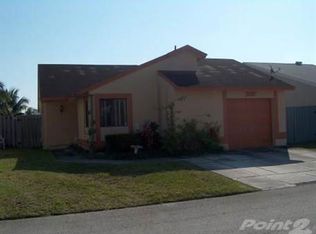 1031 SW 111th Ave, Pembroke Pines, FL 33025