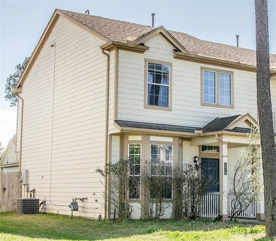 3 bed, 2.5 bath, 1160 sqft, $1,700 — Photo 1