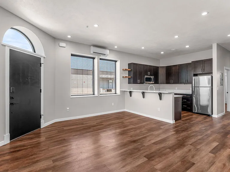 131 S Sherman St — Photo 35