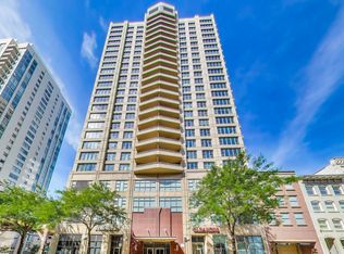 200 N Jefferson St APT 2407, Chicago, IL 60661