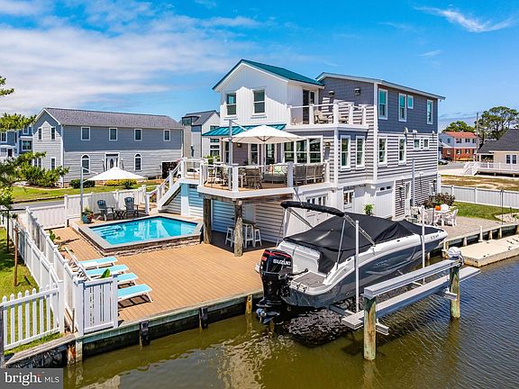 5th image of 28 Oyster Bay Dr