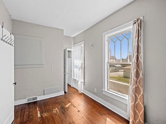 5th image of 802 E Baldwin Ave #4