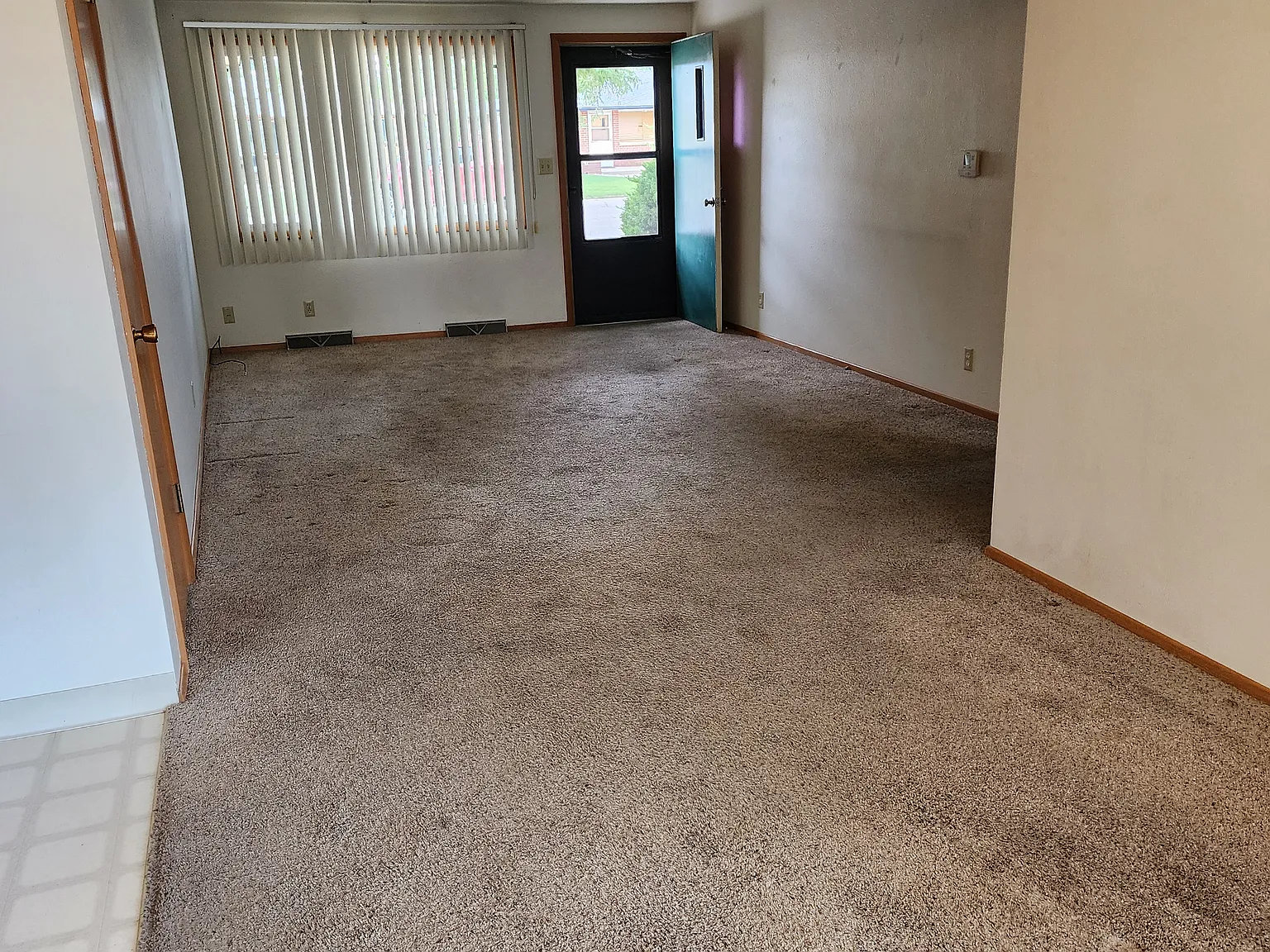 2 bed, 909 sqft, $1,500 — Photo 2