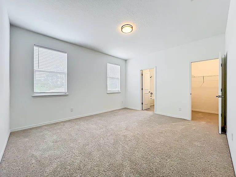 16007 Micelli Dr — Photo 38