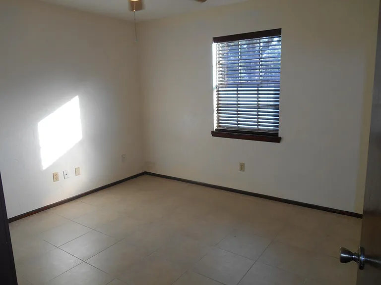 1564 S Montgomery St — Photo 7
