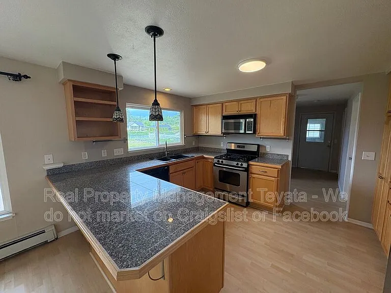 8252 Cowichan Rd — Photo 4