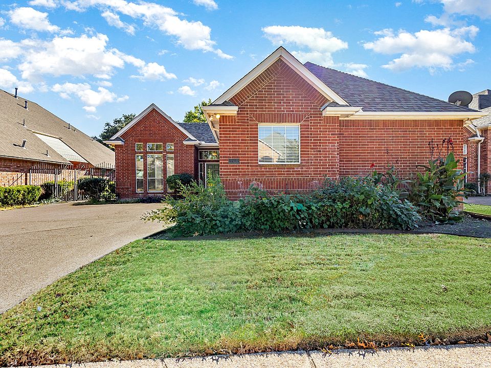 1st image of 765 Village Green Dr