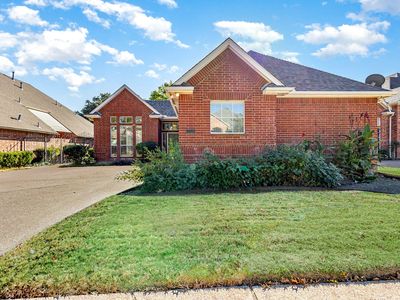 765 Village Green Dr, Desoto, TX, 75115