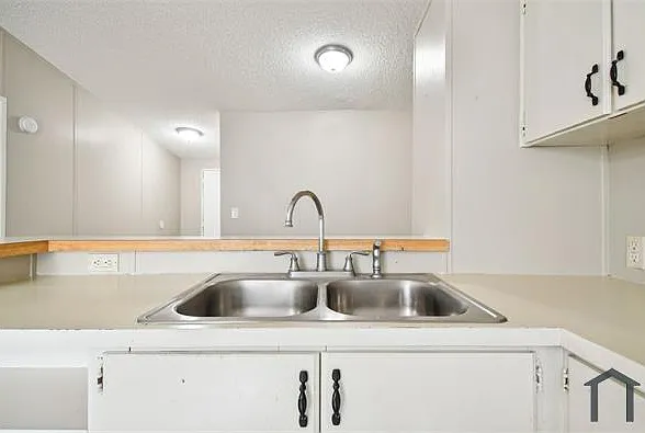 4 bed, 1120 sqft, $2,300 — Photo 2