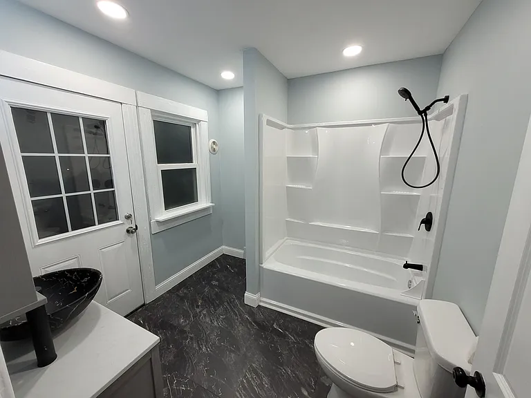 4212 Seneca St — Photo 11