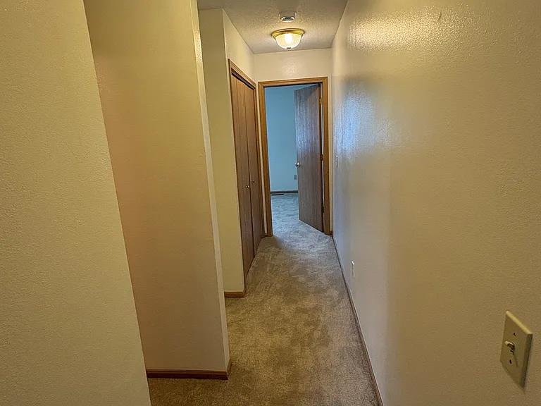 872 Edgewater Dr — Photo 13