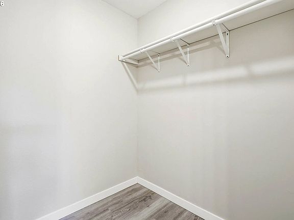 5th image of 610 N Earl St #A