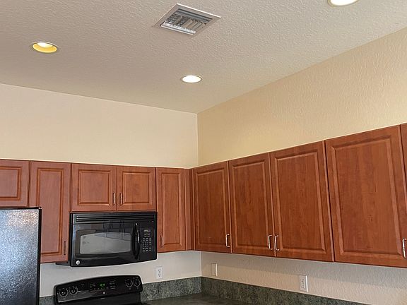 Large spacious kitchen.