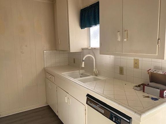 2nd image of 2903 Greenhills Dr #2