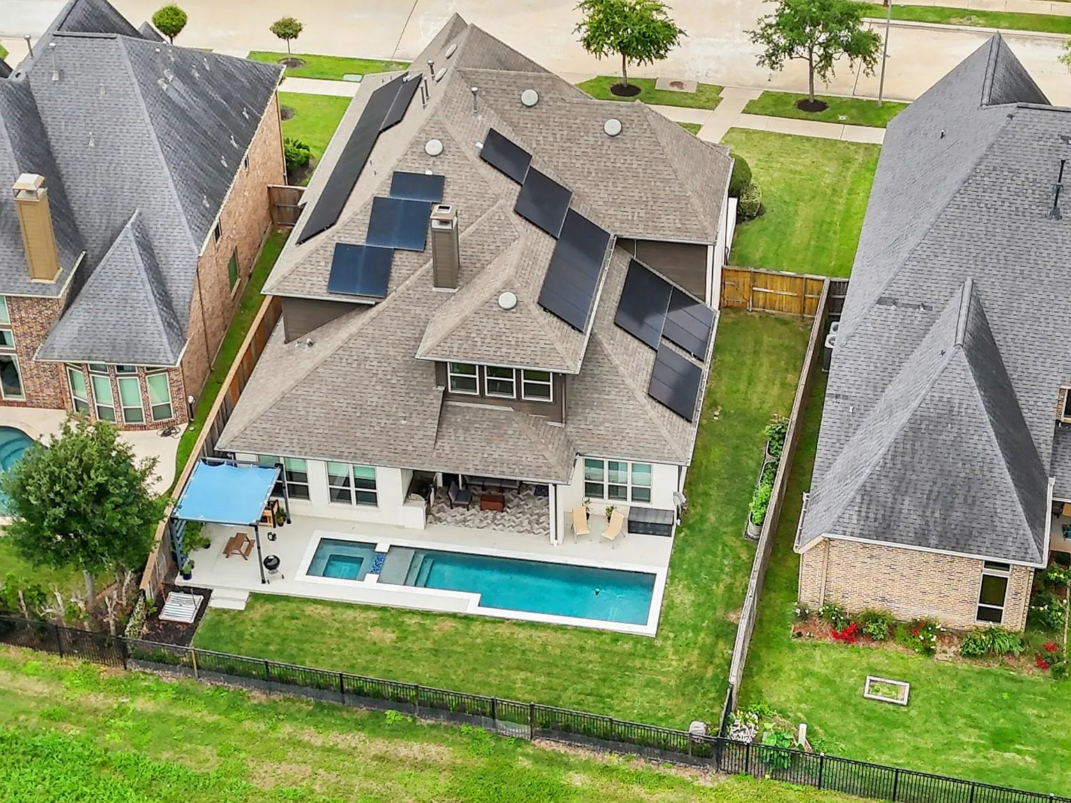 5 bed, 4.5 bath, 4474 sqft, $5,700 — Photo 3