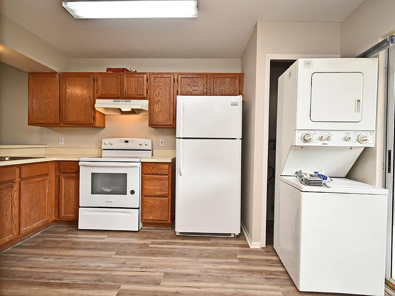 144 Reserve Cir #112 — Photo 12