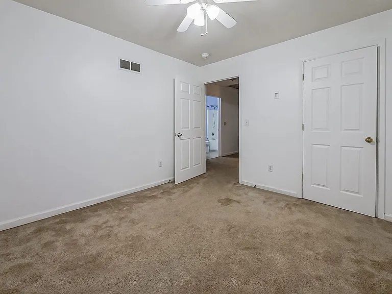 49 Oakhill St — Photo 11