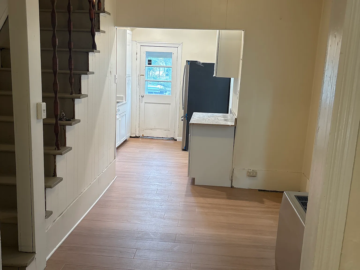 2 bed, 800 sqft, $1,600 — Photo 3