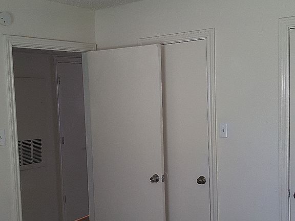 5th image of 1322 Bluffview Dr APT 2