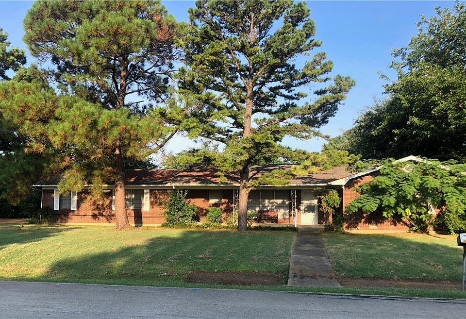 1st image of 101 Lakeland Dr