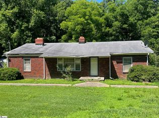 212 Bell Street Cir, Clinton, SC 29325