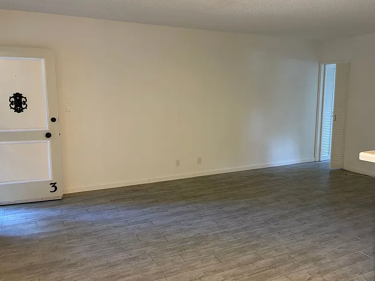 1520 N Hayworth Ave — Photo 20