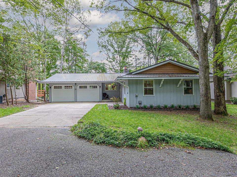 9805 Golf Port Dr, Stanwood, MI 49346 Zillow