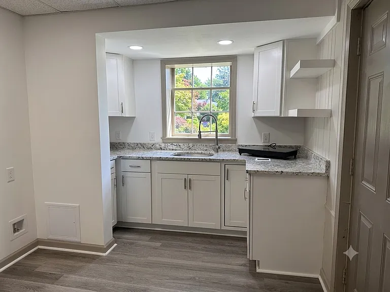 2023 Red Oak Rd #B — Photo 2