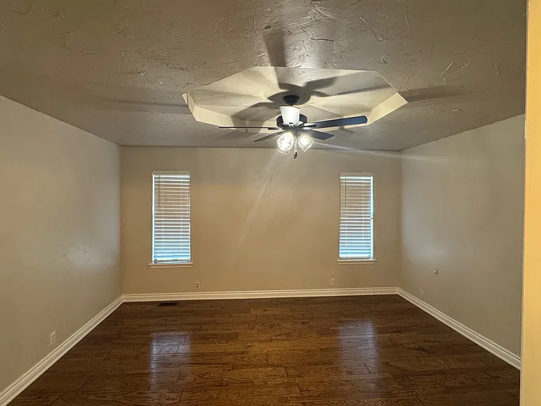 920 Countrywood Ln — Photo 14