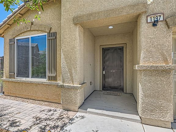 3rd image of 1197 Bear Head St