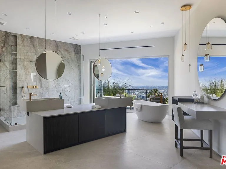 Kinglet Dr — Photo 22
