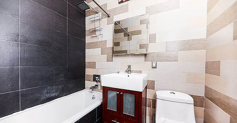 275 Menahan St #2B — Photo 11
