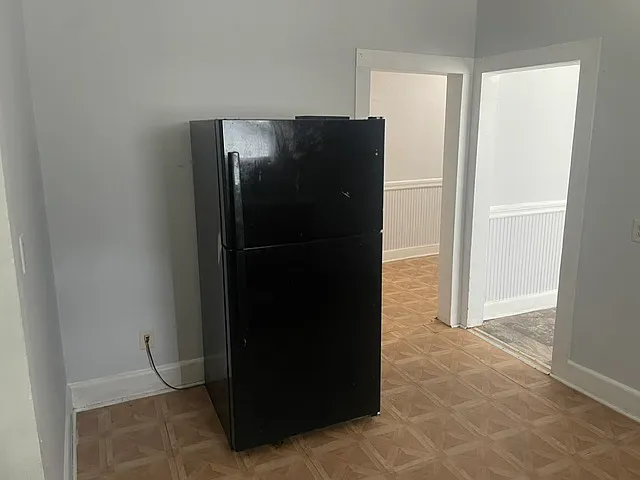222 E Bell St — Photo 5