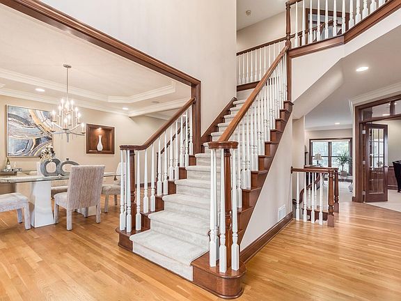 3rd image of 6340 Autumn Crest Ct
