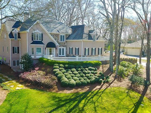 2nd image of 2043 Burgundy Dr