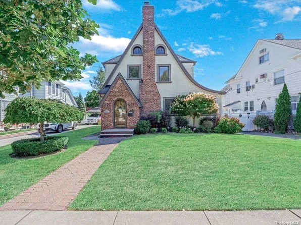 33-71 161st Street, Flushing, NY 11358