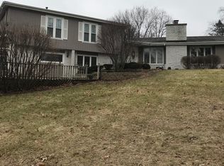 98 King Arthur Ct, Elgin, IL 60120